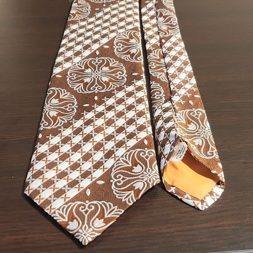 Lit brothers polyester necktie 